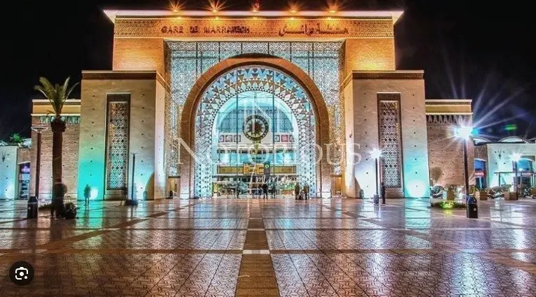 Terrain à vendre en face de la Gare